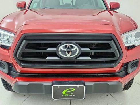 Used 2020 Toyota Tacoma SR image 8