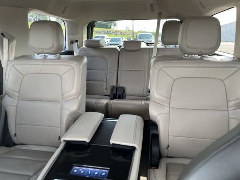 Used 2024 Lincoln Navigator Reserve AWD/4WD image 23