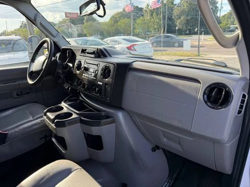 Used 2018 Ford E-350 and Econoline 350 Super Duty w/ Power Windows & Locks Group image 12