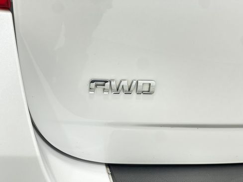 Used 2016 Chevrolet Equinox LTZ w/ Enhanced Convenience Package image 40