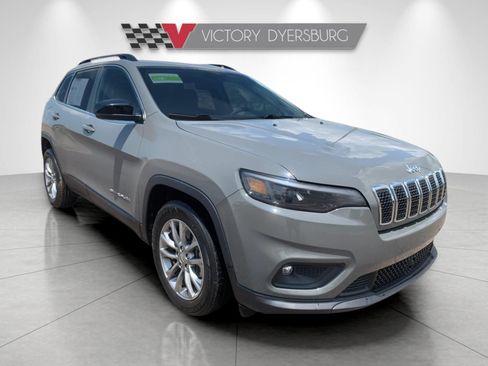 Used 2022 Jeep Cherokee Latitude Lux FWD image 2