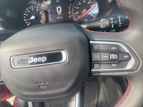 Used 2025 Jeep Compass Trailhawk AWD/4WD image 15