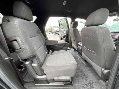 Used 2023 Chevrolet Traverse LT FWD image 7
