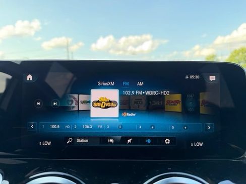 Used 2023 Mercedes-Benz GLB 250 4MATIC image 21