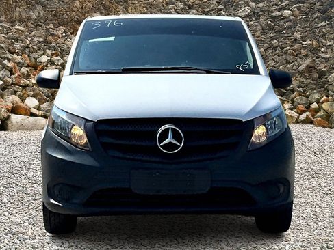 Used 2018 Mercedes-Benz Metris image 3