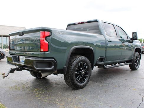 Used 2025 Chevrolet Silverado 2500 LT w/ Trail Boss Package AWD/4WD image 4