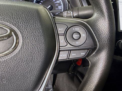 Used 2020 Toyota Camry LE image 15