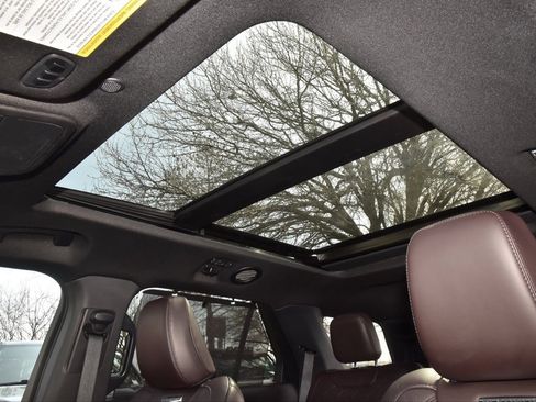 Certified 2025 Ford Explorer Platinum w/ Ultimate Package image 33