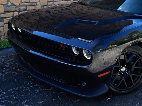 Used 2015 Dodge Challenger R/T Scat Pack w/ Scat Pack Appearance Package image 35