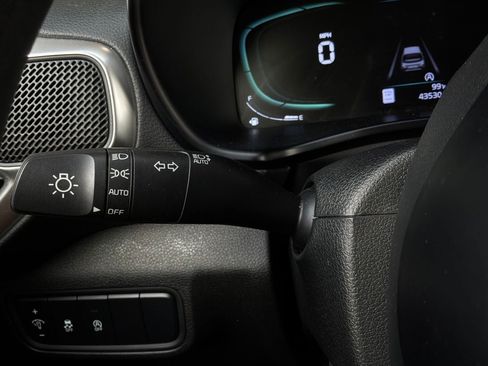 Used 2024 Kia Soul LX w/ Option Group 015 FWD image 33