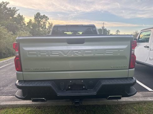 Used 2020 Chevrolet Silverado 1500 Custom Trail Boss w/ Custom Convenience Package AWD/4WD image 4