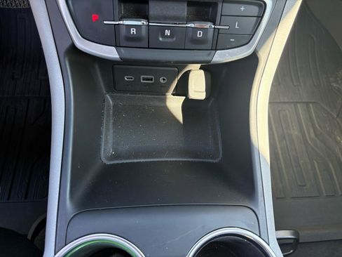 Used 2024 GMC Terrain SLE w/ Driver Convenience Package image 27