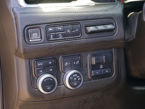 Used 2021 GMC Yukon Denali w/ Denali Ultimate Package AWD/4WD image 12