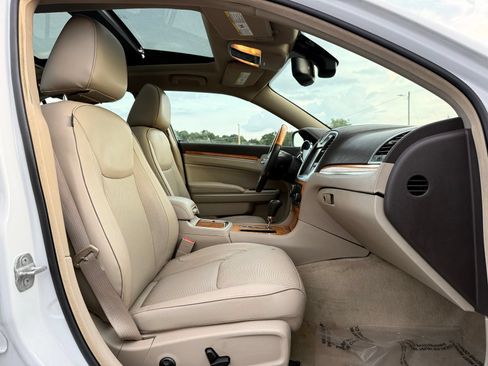 Used 2014 Chrysler 300 C RWD image 31