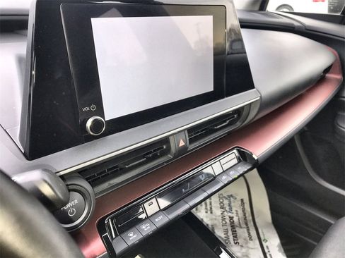 Used 2024 Toyota Prius Prime XSE Premium image 16