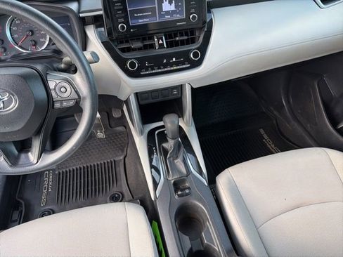 Used 2022 Toyota Corolla Cross L image 25