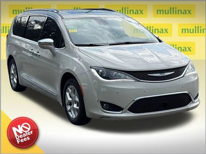 Used 2020 Chrysler Pacifica Limited w/ Advanced Safetytec Group