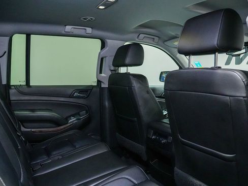 Used 2019 Chevrolet Suburban LT AWD/4WD image 28