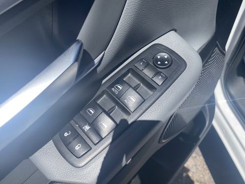 Used 2019 RAM 1500 Big Horn RWD image 10