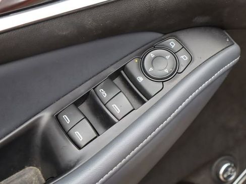 Used 2021 Buick Enclave Essence FWD image 22