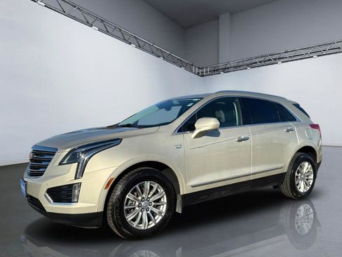 Used 2017 Cadillac XT5 Luxury w/ Driver Awareness Package image 11
