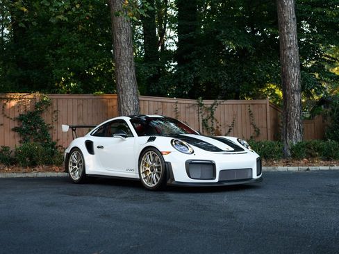 Used 2018 Porsche 911 GT2 RS RWD image 4