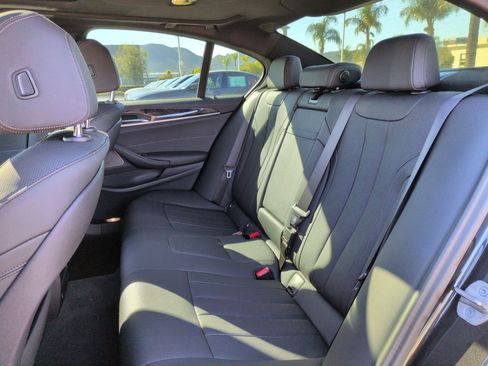 Used 2023 BMW 530i w/ Premium Package image 31