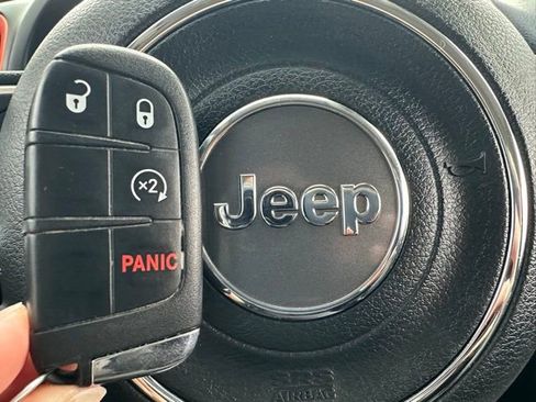 Used 2021 Jeep Renegade Sport image 45