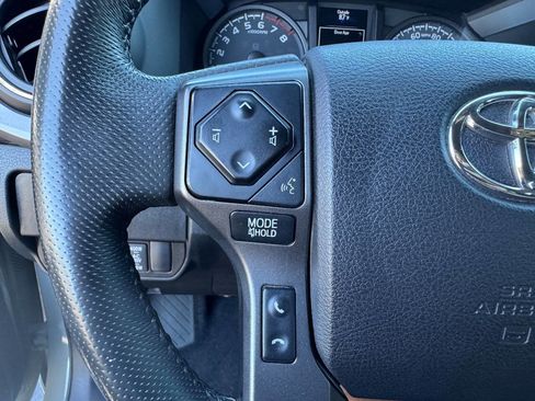 Used 2022 Toyota Tacoma TRD Off-Road w/ Technology Package image 14