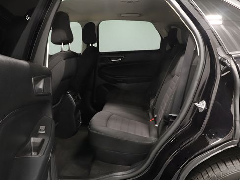 Used 2020 Ford Edge SE FWD image 13