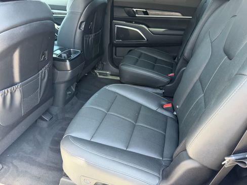 Used 2021 Kia Telluride SX w/ Nightfall Edition Package AWD/4WD image 17