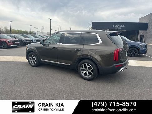 Certified 2020 Kia Telluride EX w/ Towing Package image 3
