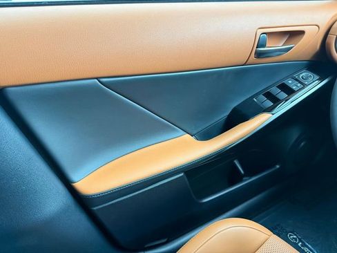 Certified 2025 Lexus IS 300 F Sport image 19