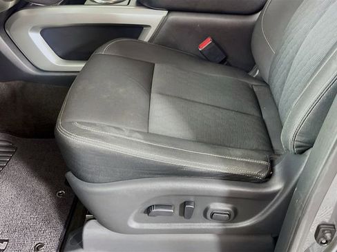 Used 2018 Nissan Titan SV w/ SV Convenience Package AWD/4WD image 20