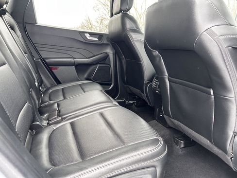 Used 2022 Ford Escape SEL w/ Technology Package image 17