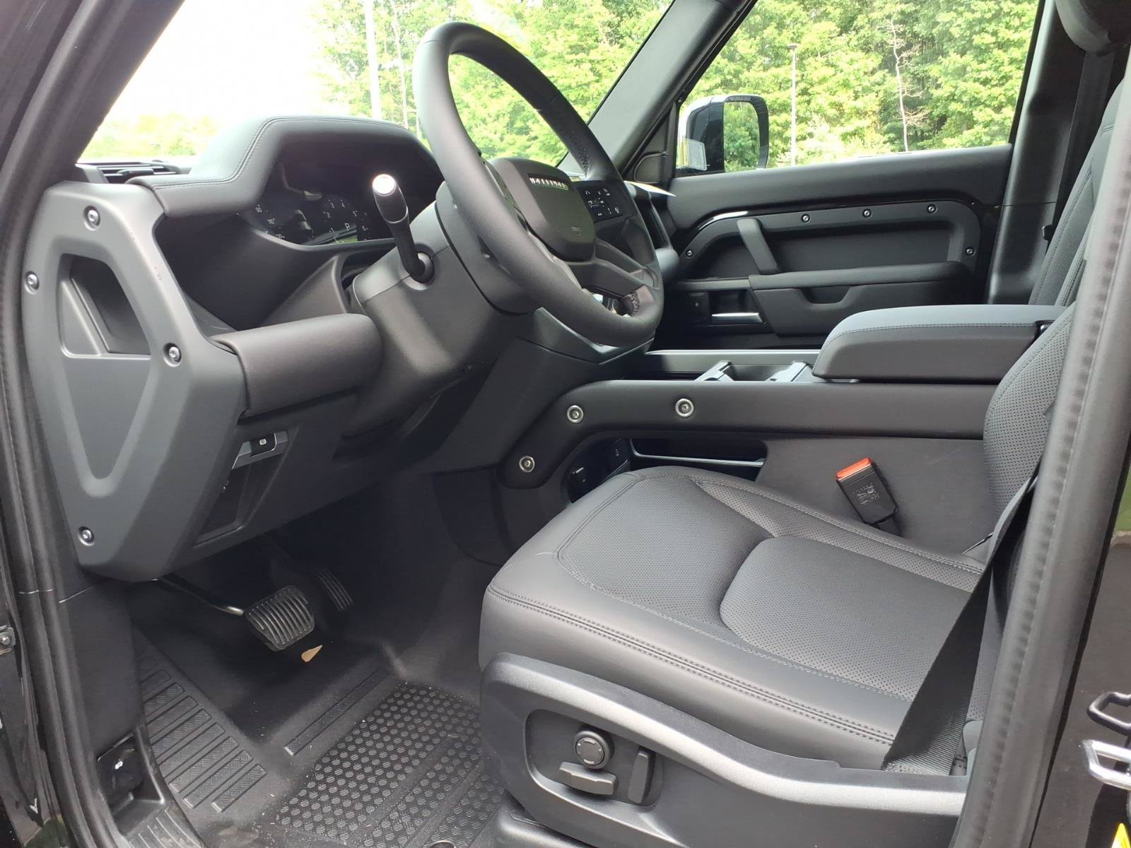 New 2026 Land Rover Defender 110 S AWD/4WD image 14