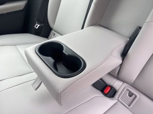 Used 2025 Lexus UX 300h AWD image 32