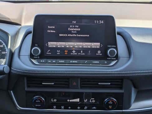Used 2023 Nissan Rogue SV FWD image 19