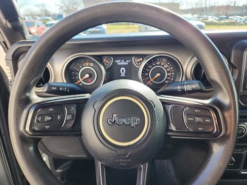 Used 2019 Jeep Wrangler Sport image 18