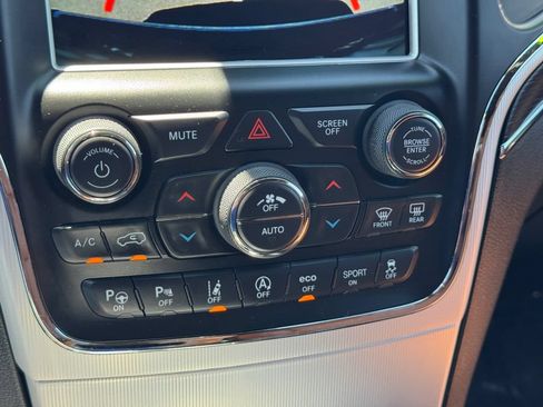 Used 2018 Jeep Grand Cherokee Summit AWD/4WD image 18