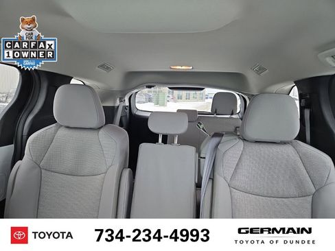 Used 2025 Toyota Sienna LE image 13