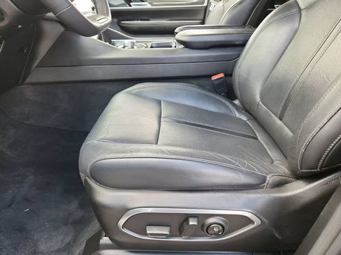 Used 2022 Jeep Wagoneer Series II AWD/4WD image 9