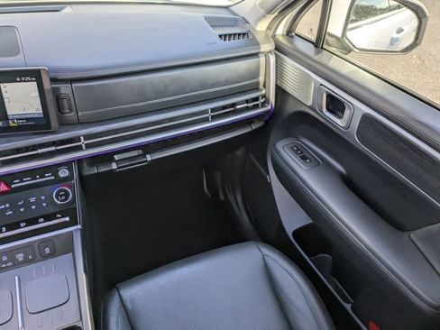 Used 2025 Hyundai Santa Fe Limited image 19