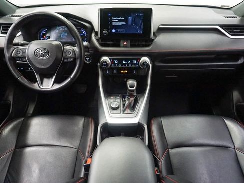 Used 2024 Toyota RAV4 SE image 15