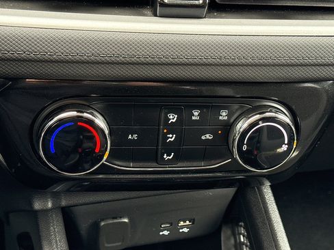 Used 2025 Chevrolet TrailBlazer LT image 15