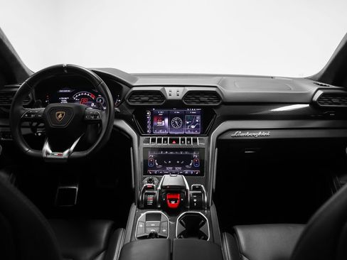 Used 2022 Lamborghini Urus image 44
