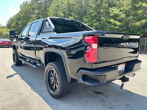 Used 2022 Chevrolet Silverado 2500 Custom w/ Custom Convenience Package AWD/4WD image 4