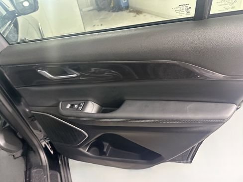 Used 2022 Jeep Grand Cherokee L Laredo image 32