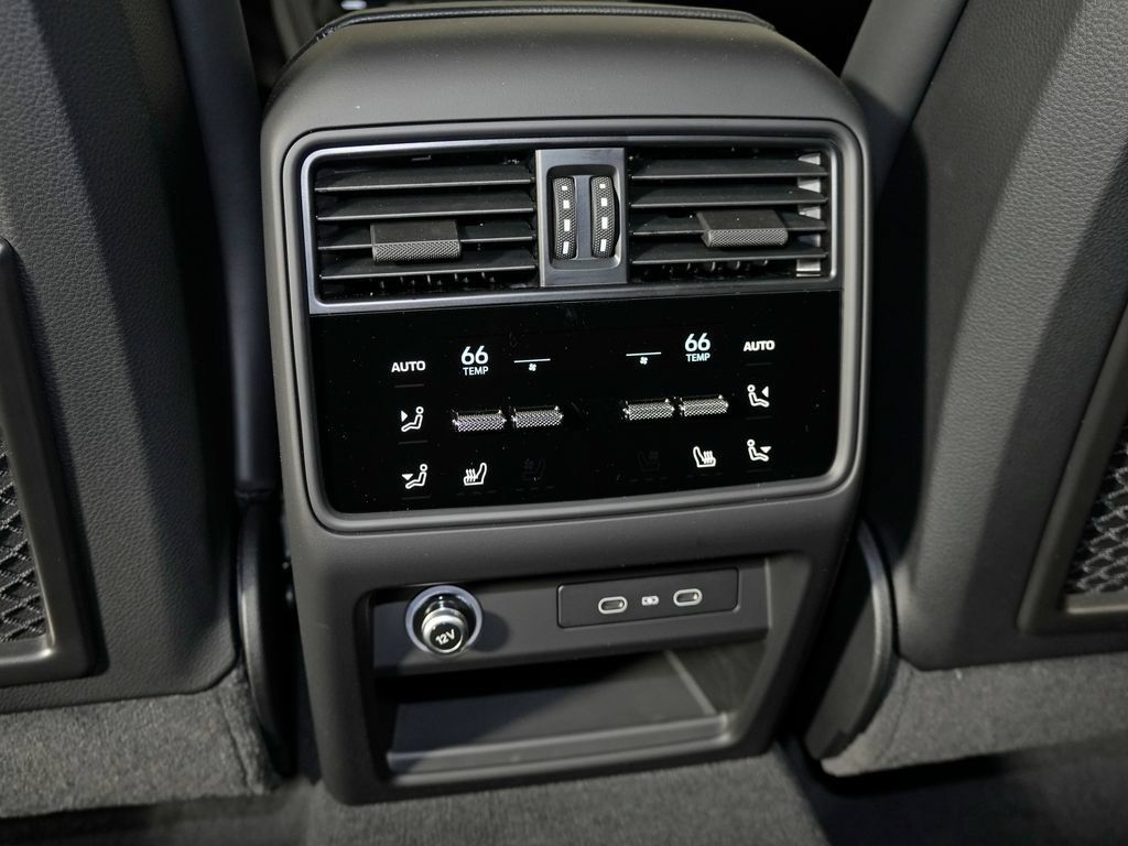 Certified 2026 Porsche Cayenne Coupe AWD/4WD image 36
