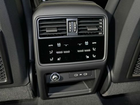 New 2026 Porsche Cayenne Coupe image 36